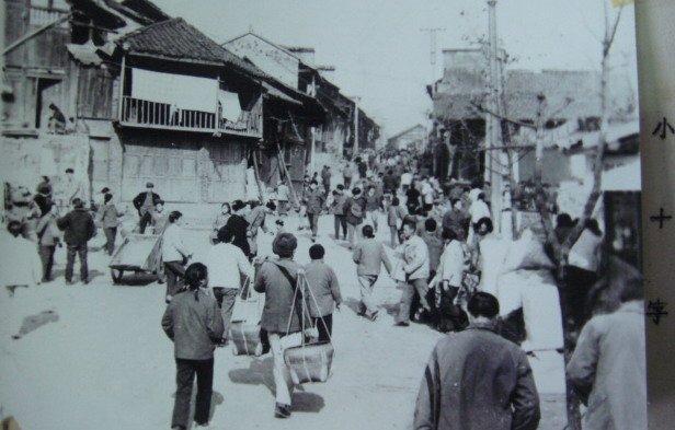 圖1：銅仁主城區(qū)舊景。銅仁日報社資料圖片.jpg